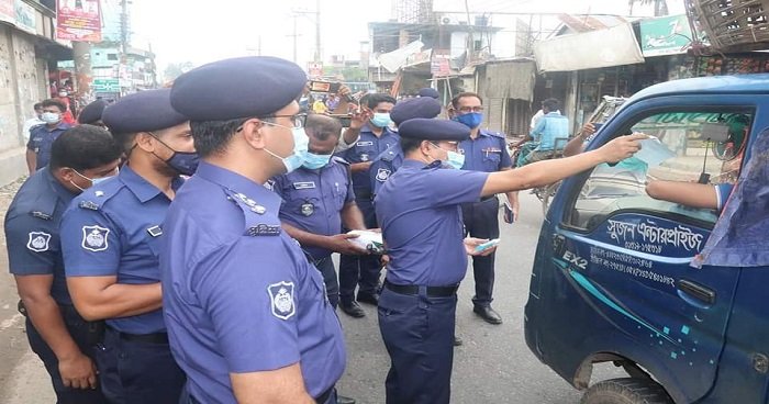 পলাশবাড়ীতে ট্রাফিক পুলিশের জনসচেতনতা মূলক পথসভা অনুষ্ঠিত